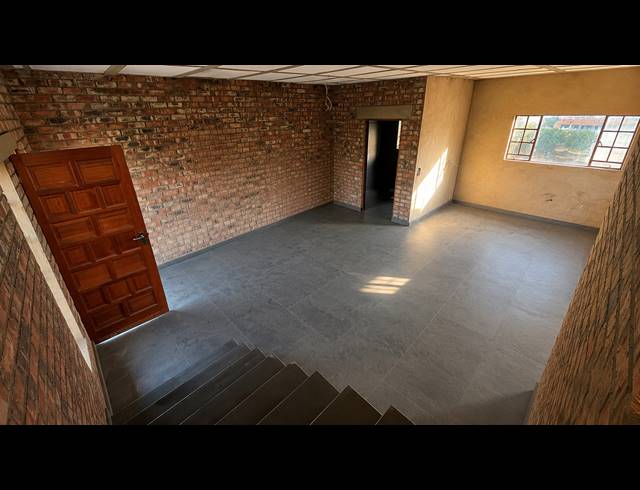 4 BEDROOM HOUSE FOR SALE IN BRACKENHURST